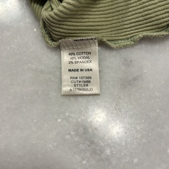 Altar’d State Juniors XS Sage Green Collared Button Down Ribbed Cropped T-Shirt - Picture 3 of 3